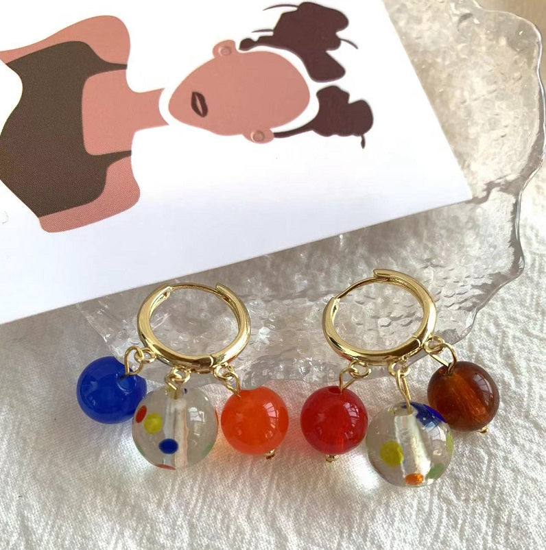 Childish round bead asymmetric earrings