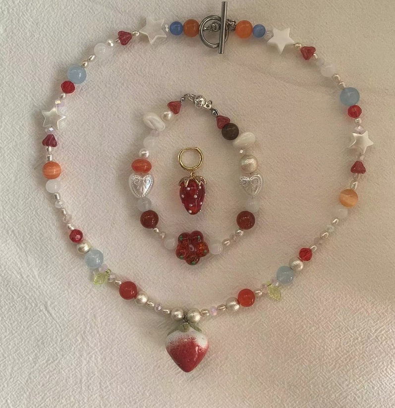 strawberry mini pearl necklace