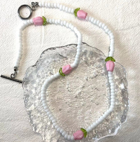 tulips beads necklace